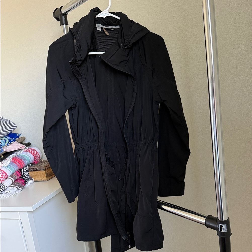 Athleta Adjustable Mid-Length Raincoat/Trench Coat (M)